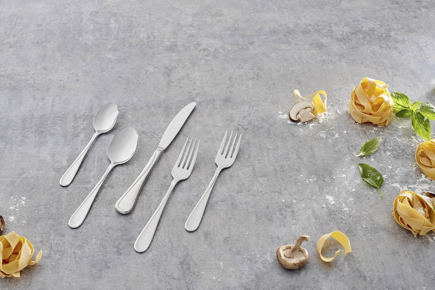 Oneida Flatware Flight Dinner Spoons  Set of 4